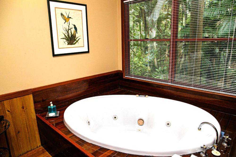 Amore On Buderim Rainforest Cabins Sunshine Coast Exteriör bild