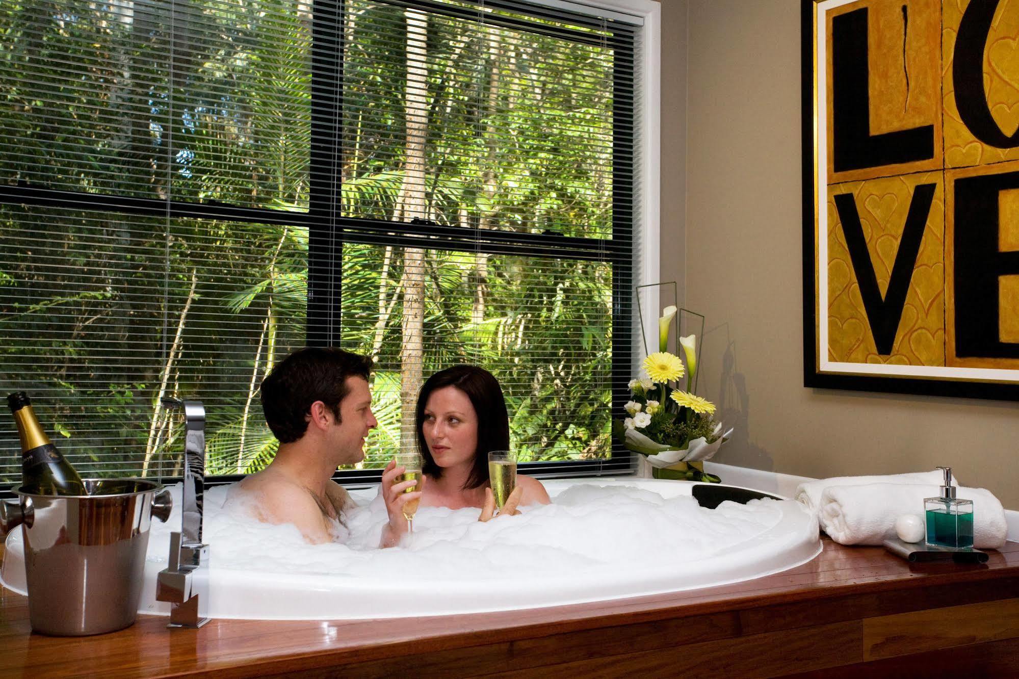 Amore On Buderim Rainforest Cabins Sunshine Coast Exteriör bild