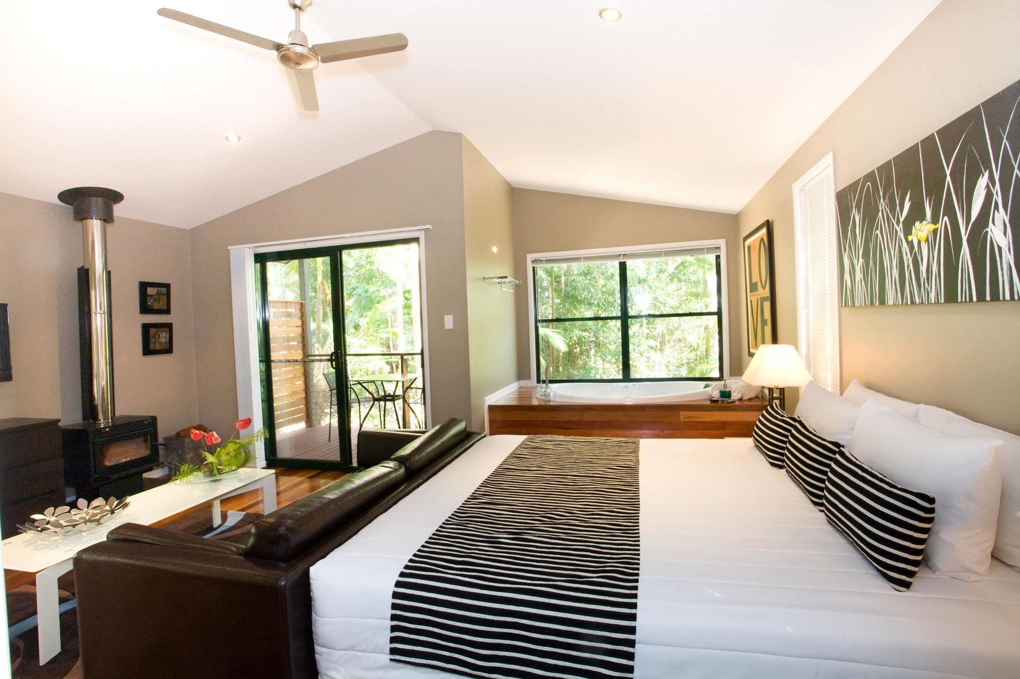 Amore On Buderim Rainforest Cabins Sunshine Coast Exteriör bild